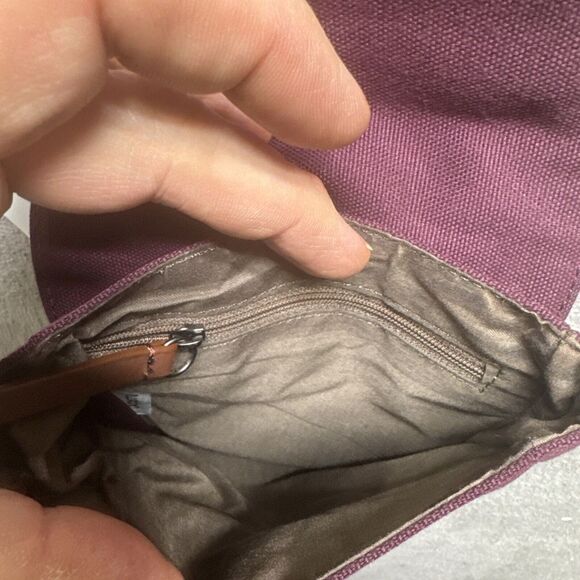 Lacoste Plum Crossbody Bag | Small‎ Nylon Purse | Croc Logo | New with Tag - Picture 7 of 13